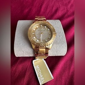 Brand New Oversized Michael Kors (MK) Watch with tag for Sale